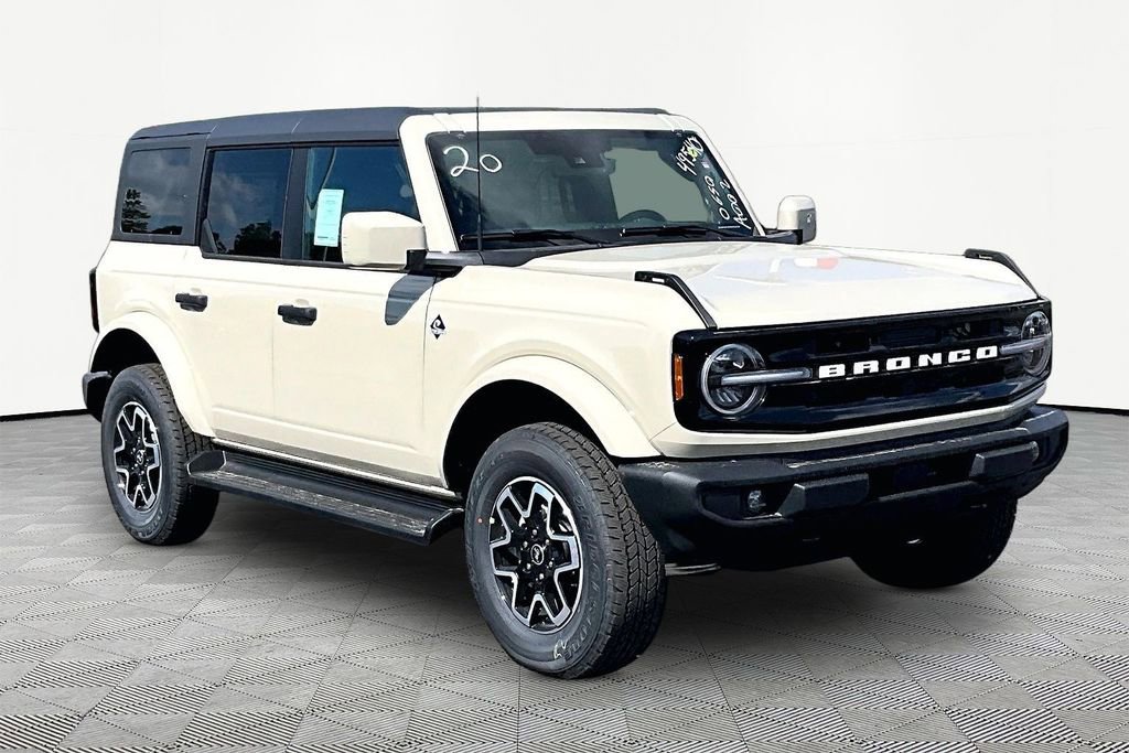 New 2026 Ford Bronco Outer Banks AWD/4WD image 1