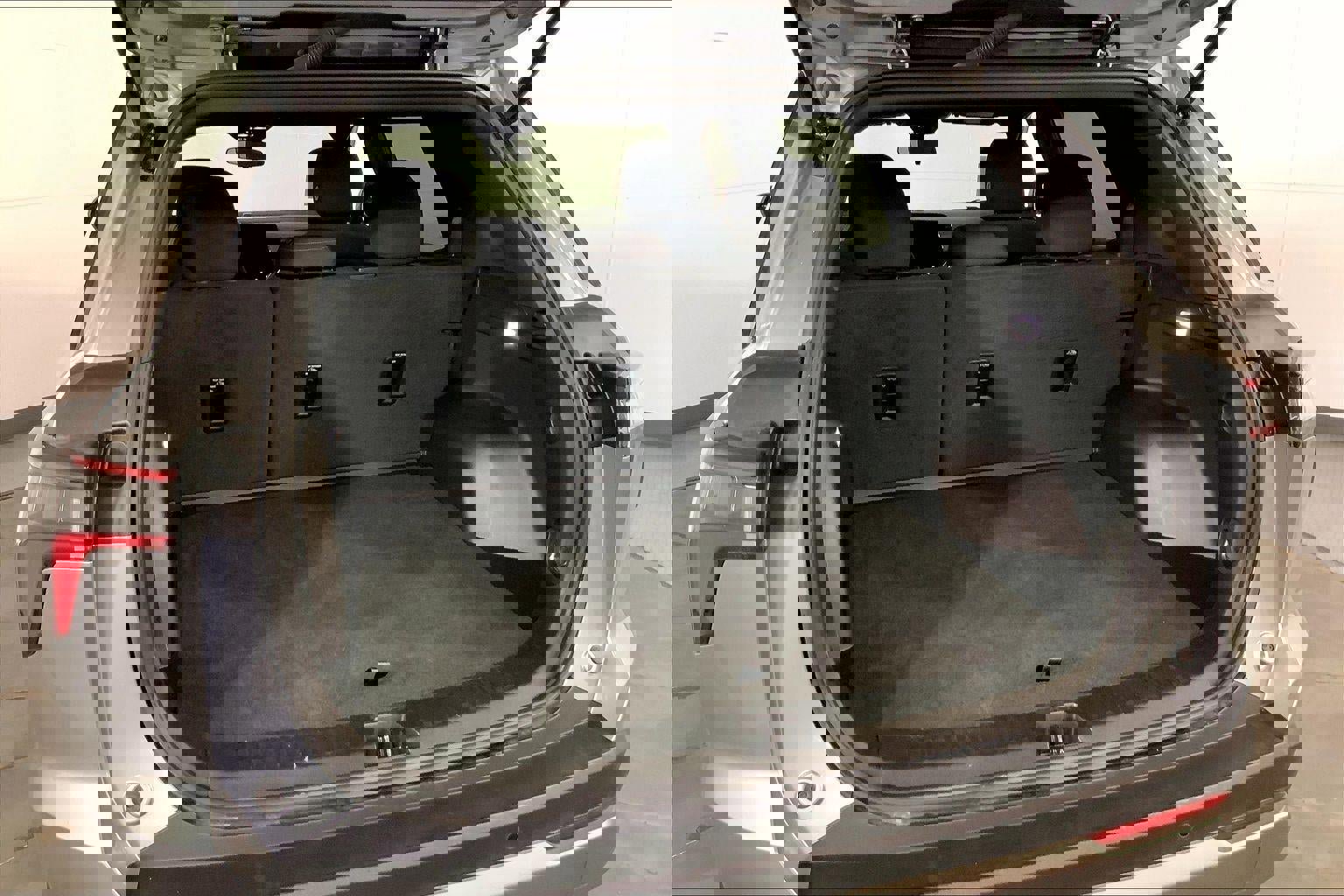 Used 2025 Chevrolet Equinox LT image 4