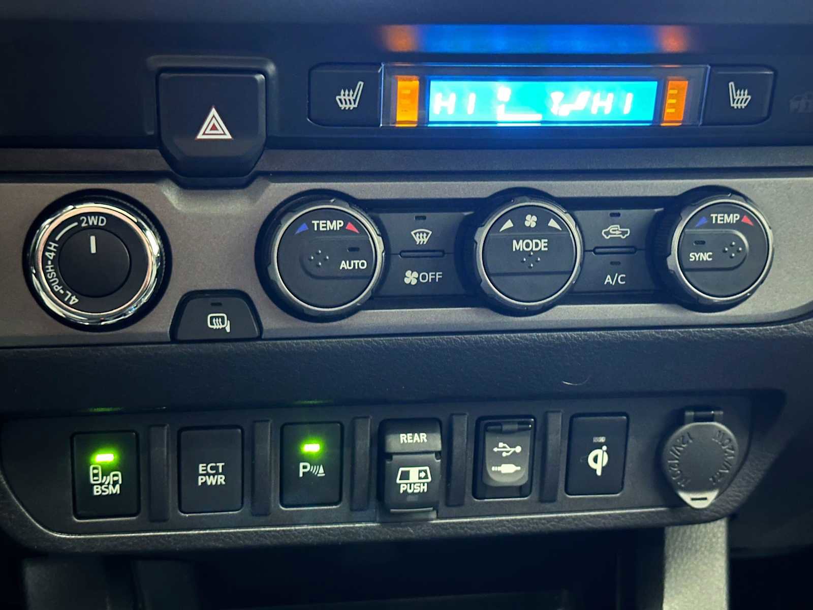 Used 2019 Toyota Tacoma TRD Off-Road image 15