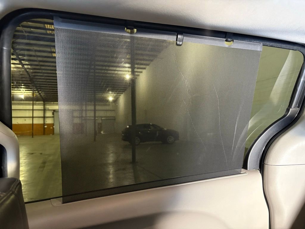 Used 2023 Chrysler Pacifica Touring-L image 36