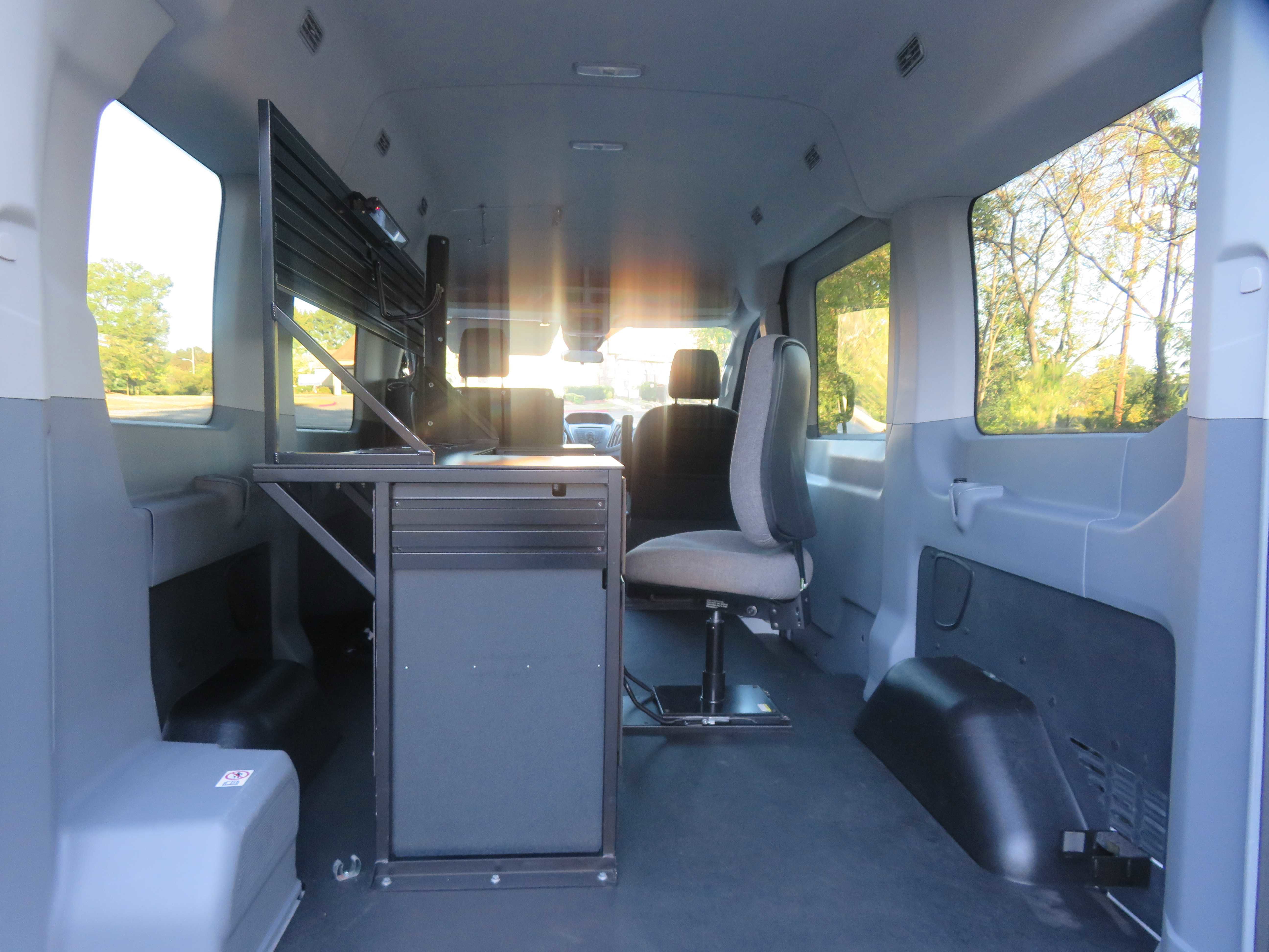Used 2018 Ford Transit 150 XLT image 21