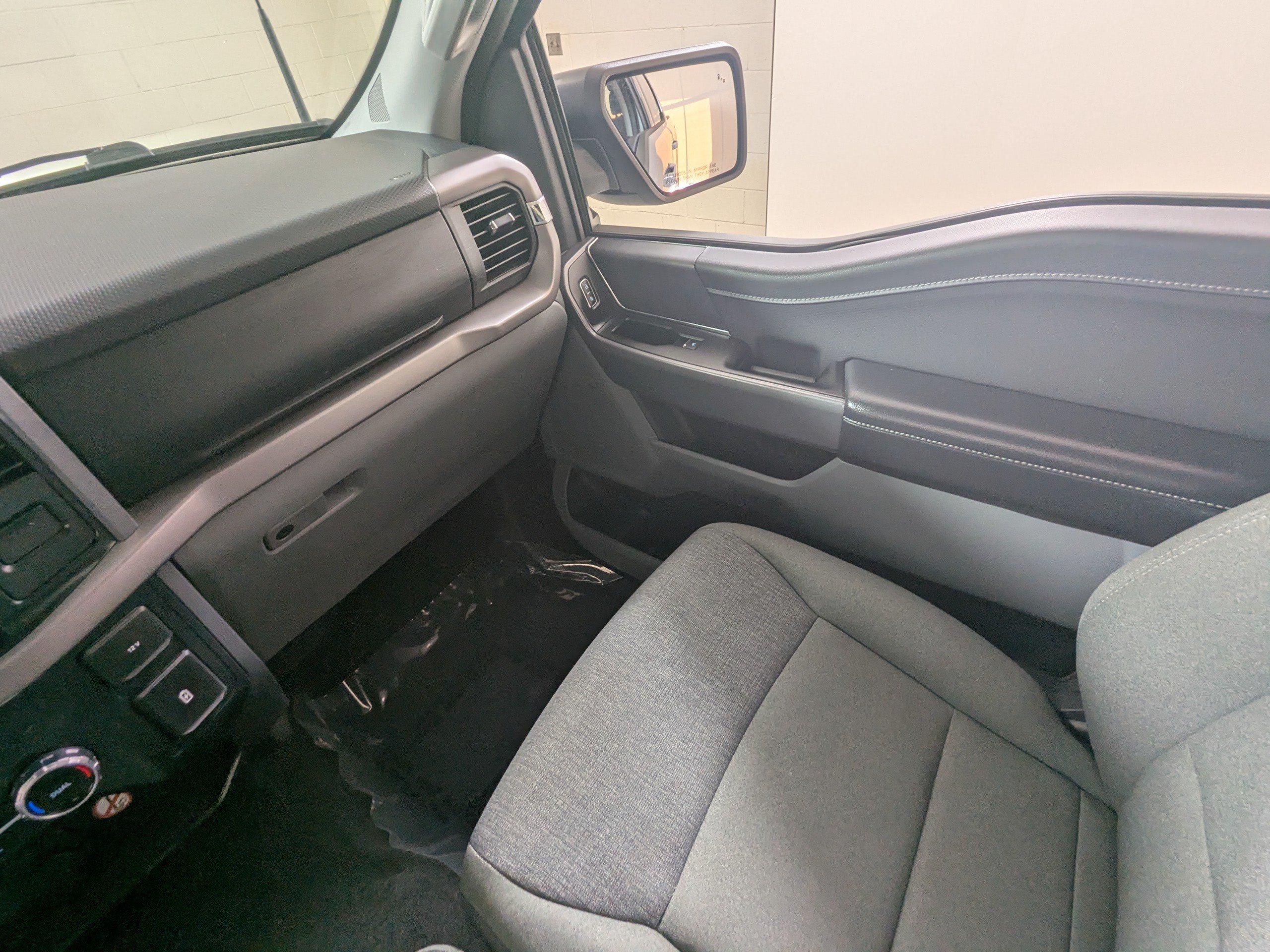 Used 2025 Ford F150 XLT w/ Equipment Group 301A Standard AWD/4WD image 13