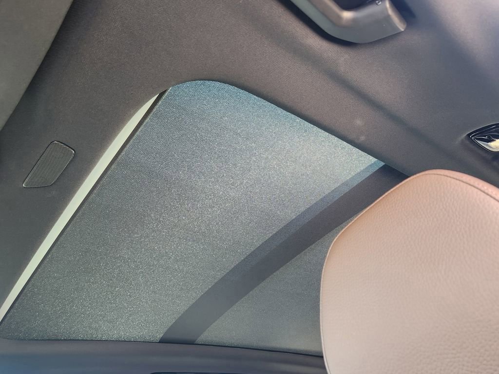 Used 2023 Volvo XC60 B5 Plus image 18