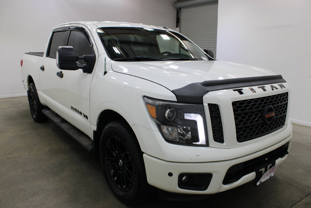 Used 2019 Nissan Titan SV w/ SV Convenience Package AWD/4WD image 6