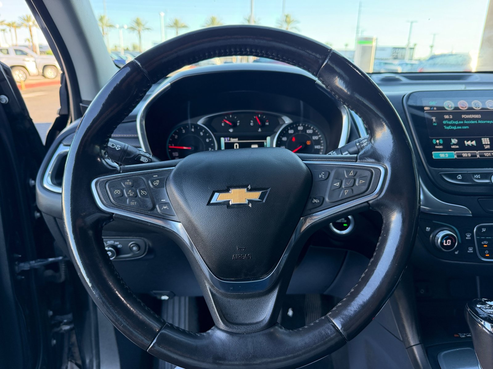 Used 2018 Chevrolet Equinox Premier FWD image 9