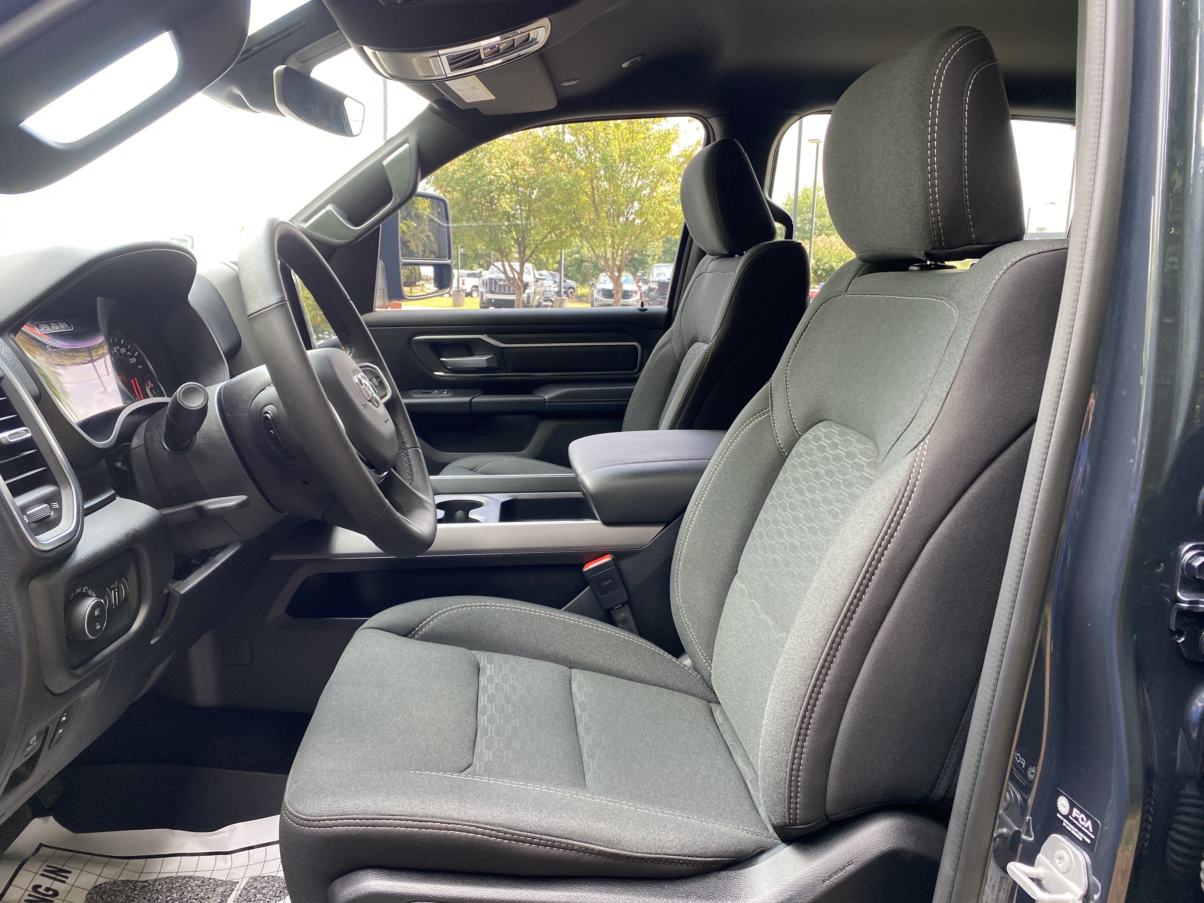 Used 2025 RAM 1500 Big Horn AWD/4WD image 16