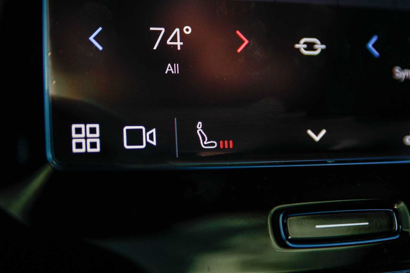 Used 2023 Volvo C40 P8 Recharge Plus image 28