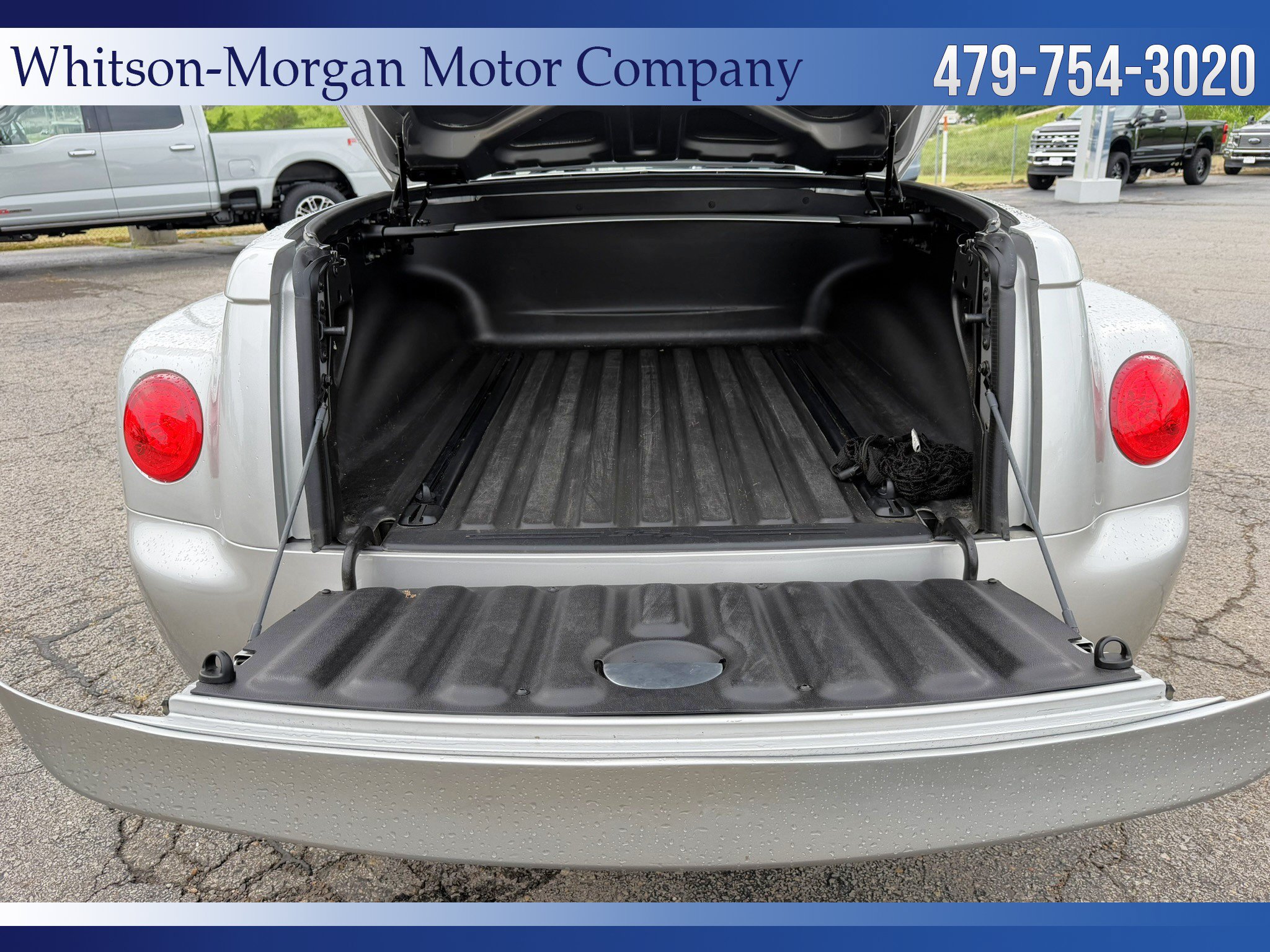 Used 2005 Chevrolet SSR w/ Preferred Equipment Group RWD image 12