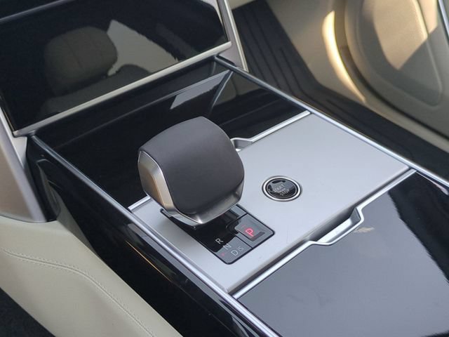 New 2026 Land Rover Range Rover Long Wheelbase SE AWD/4WD image 9