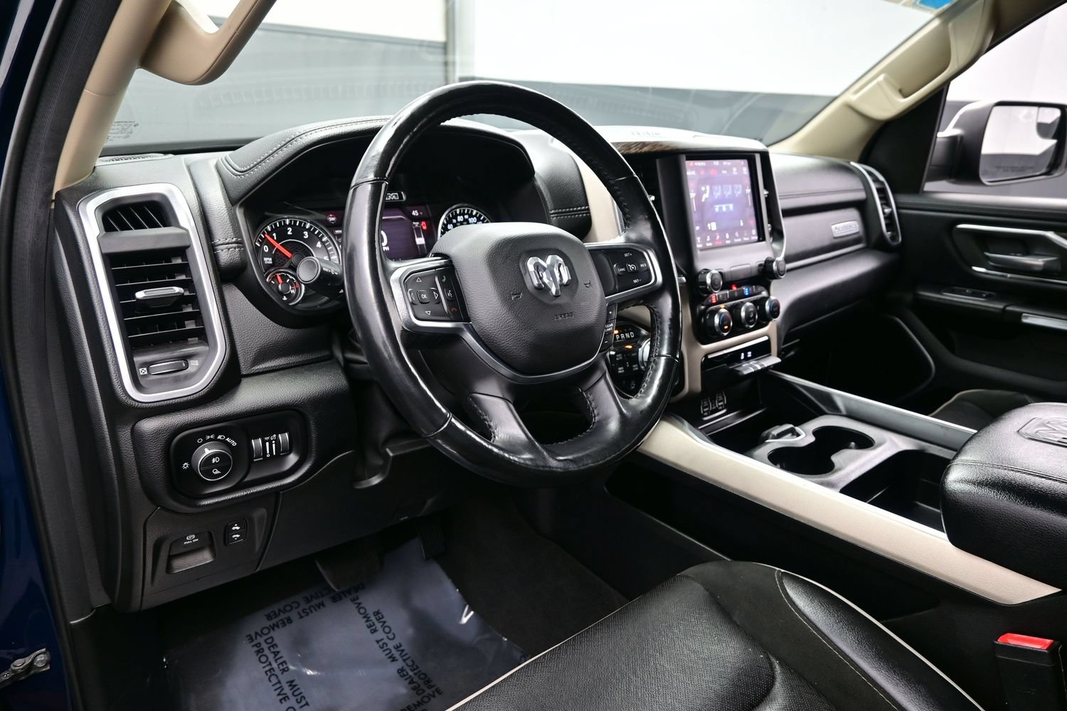 Used 2020 RAM 1500 Laramie AWD/4WD image 16