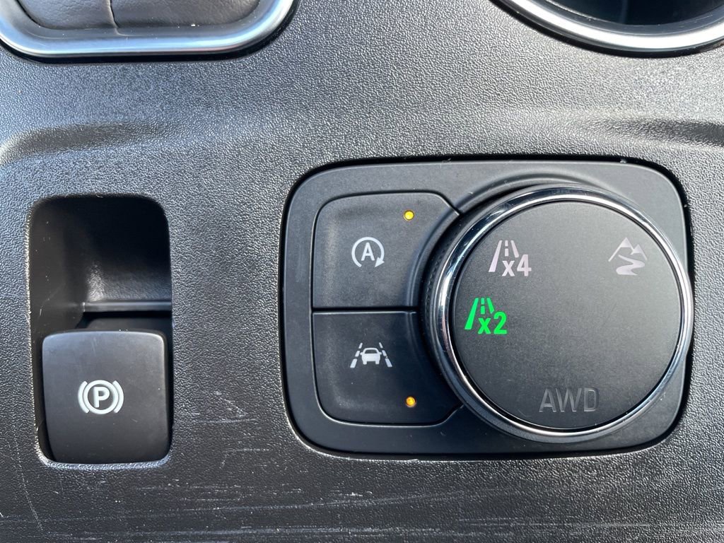 Used 2023 Chevrolet Traverse LT image 26