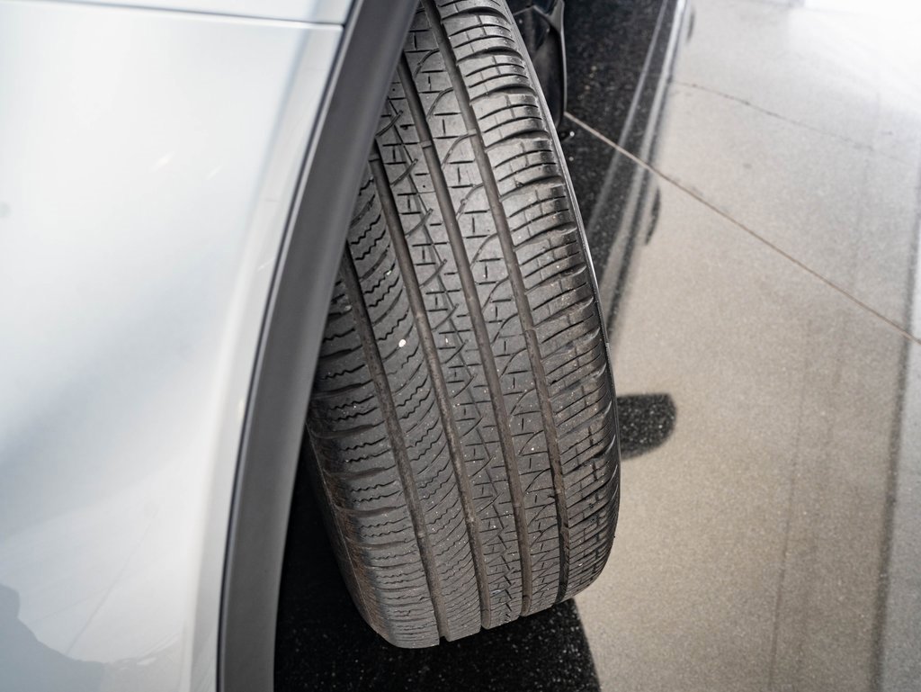 Used 2022 Land Rover Discovery Sport SE image 35