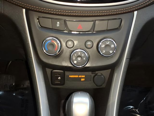 Used 2022 Chevrolet Trax LT w/ LT Convenience Package image 23