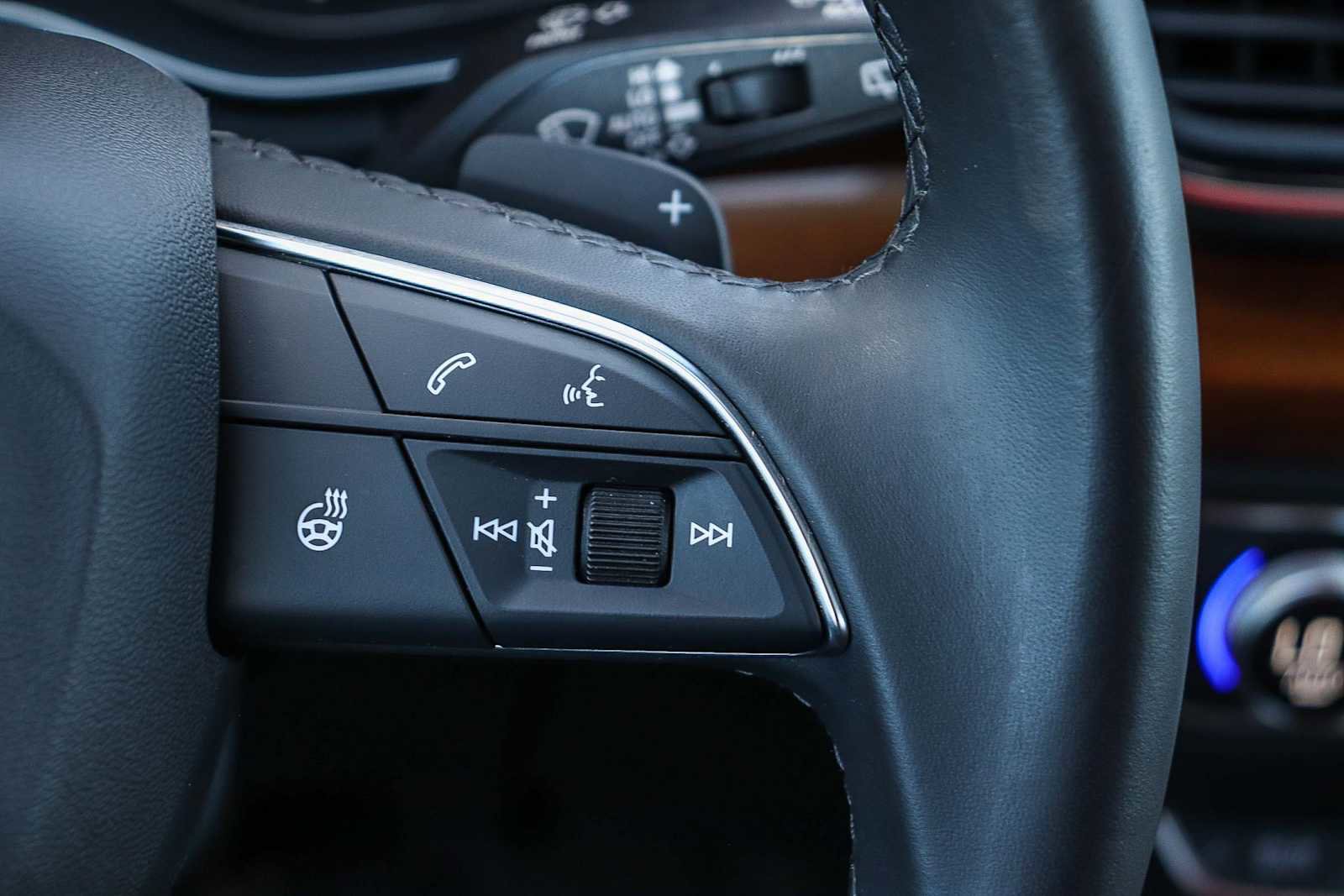 Used 2023 Audi Q5 2.0T Premium w/ Convenience Package image 21