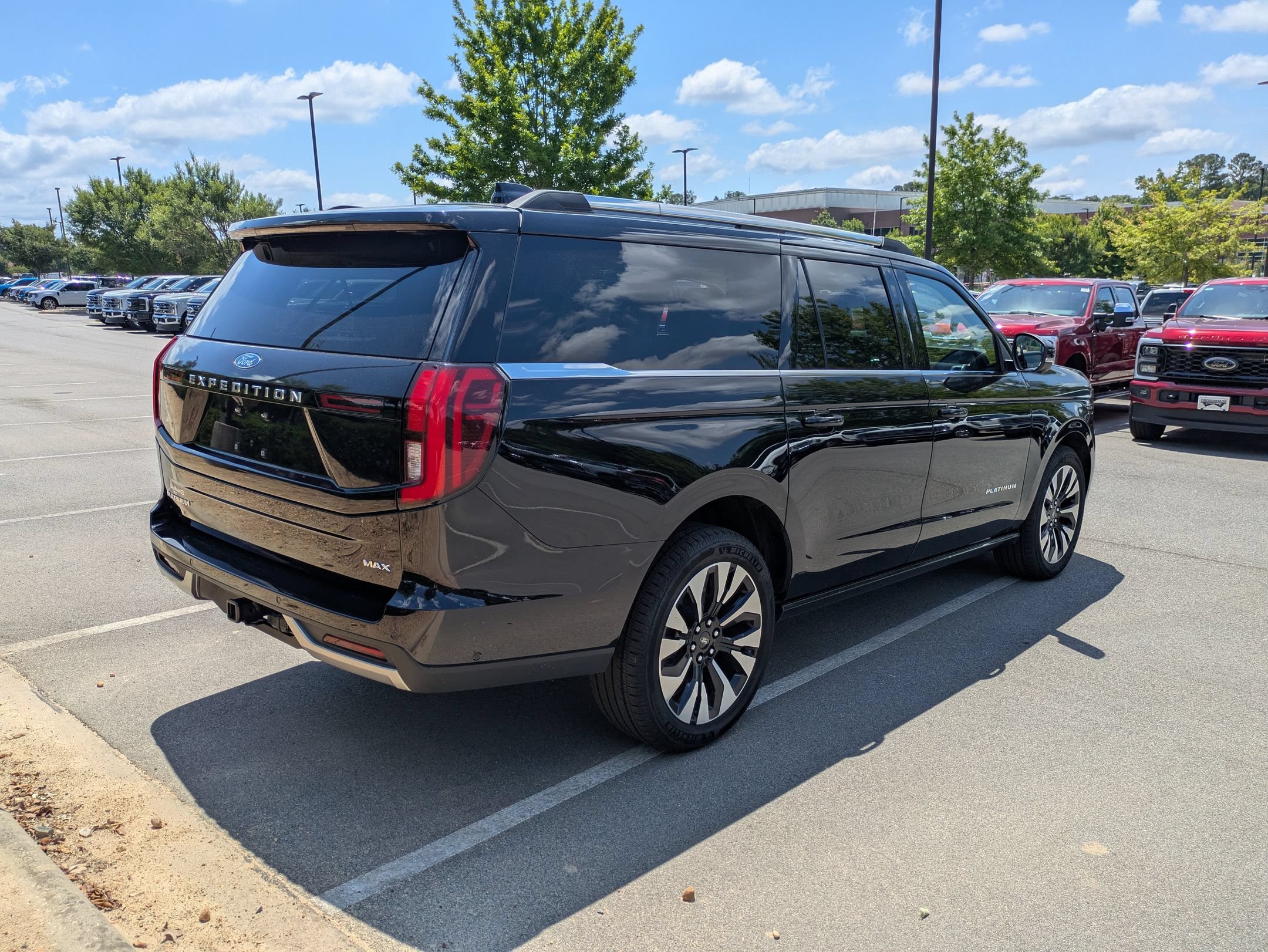 Certified 2025 Ford Expedition Max Platinum w/ Driver's Package AWD/4WD image 4