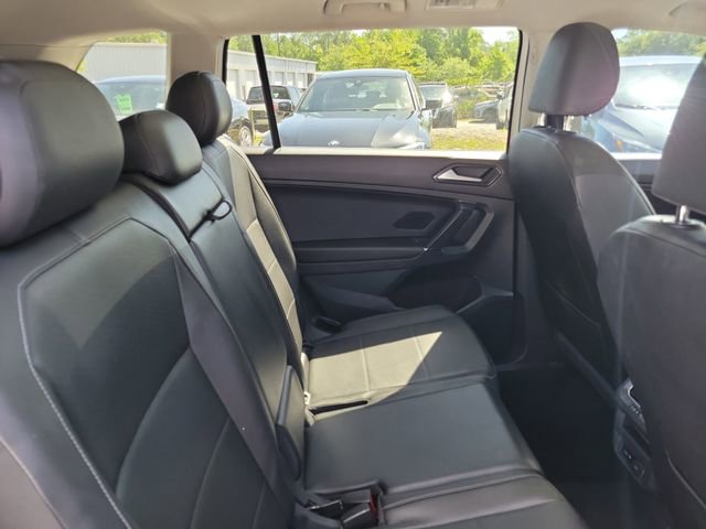 Used 2018 Volkswagen Tiguan SEL FWD image 31