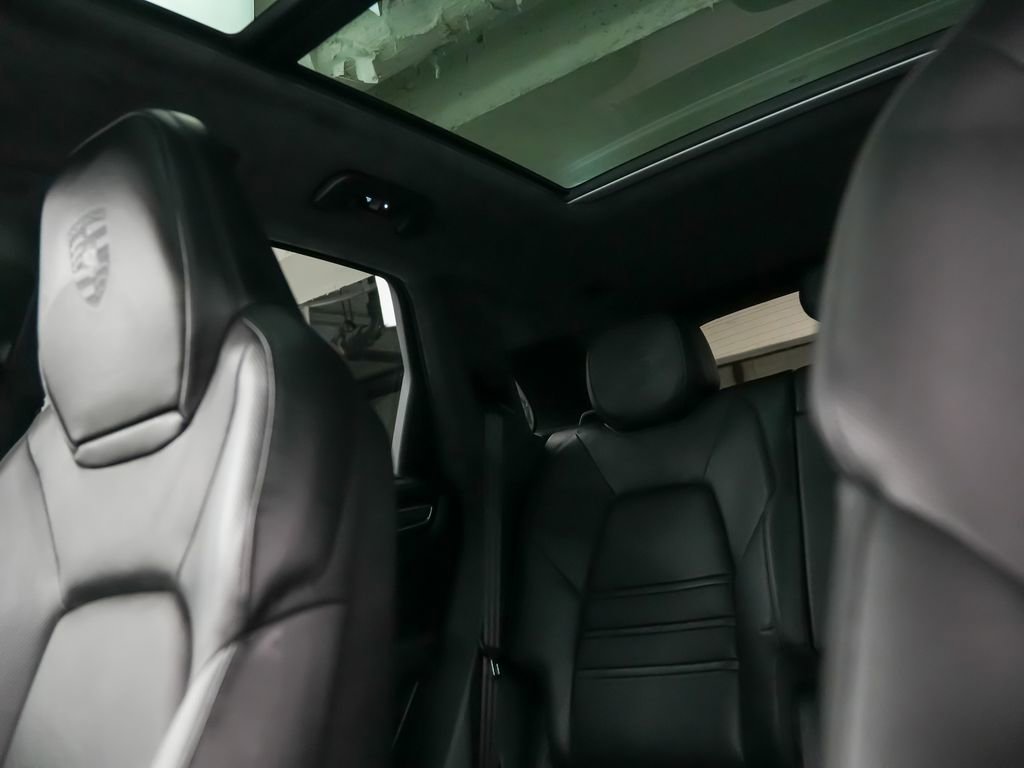 Certified 2020 Porsche Cayenne Turbo AWD/4WD image 35