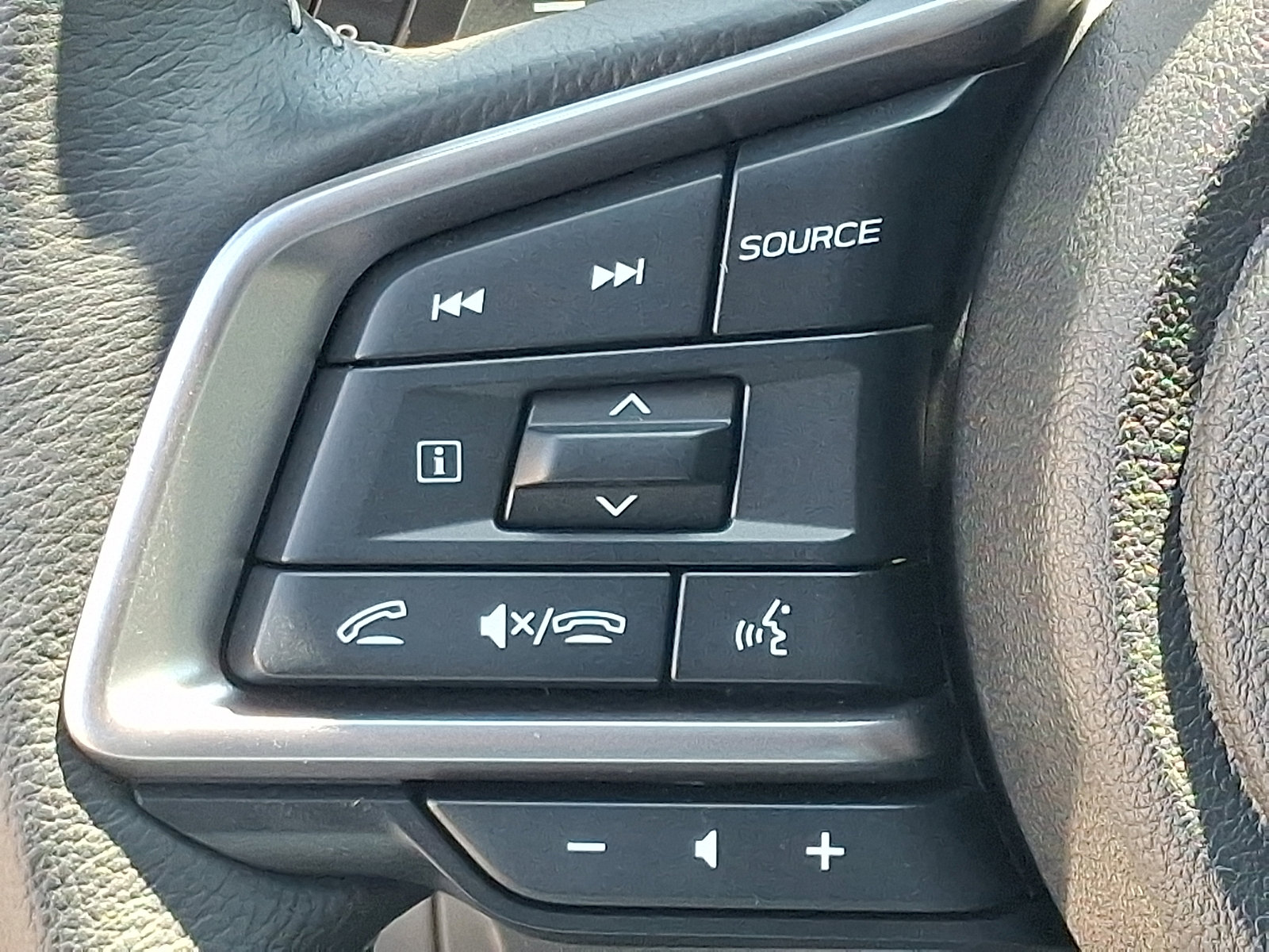 Certified 2025 Subaru Outback Limited AWD/4WD image 23
