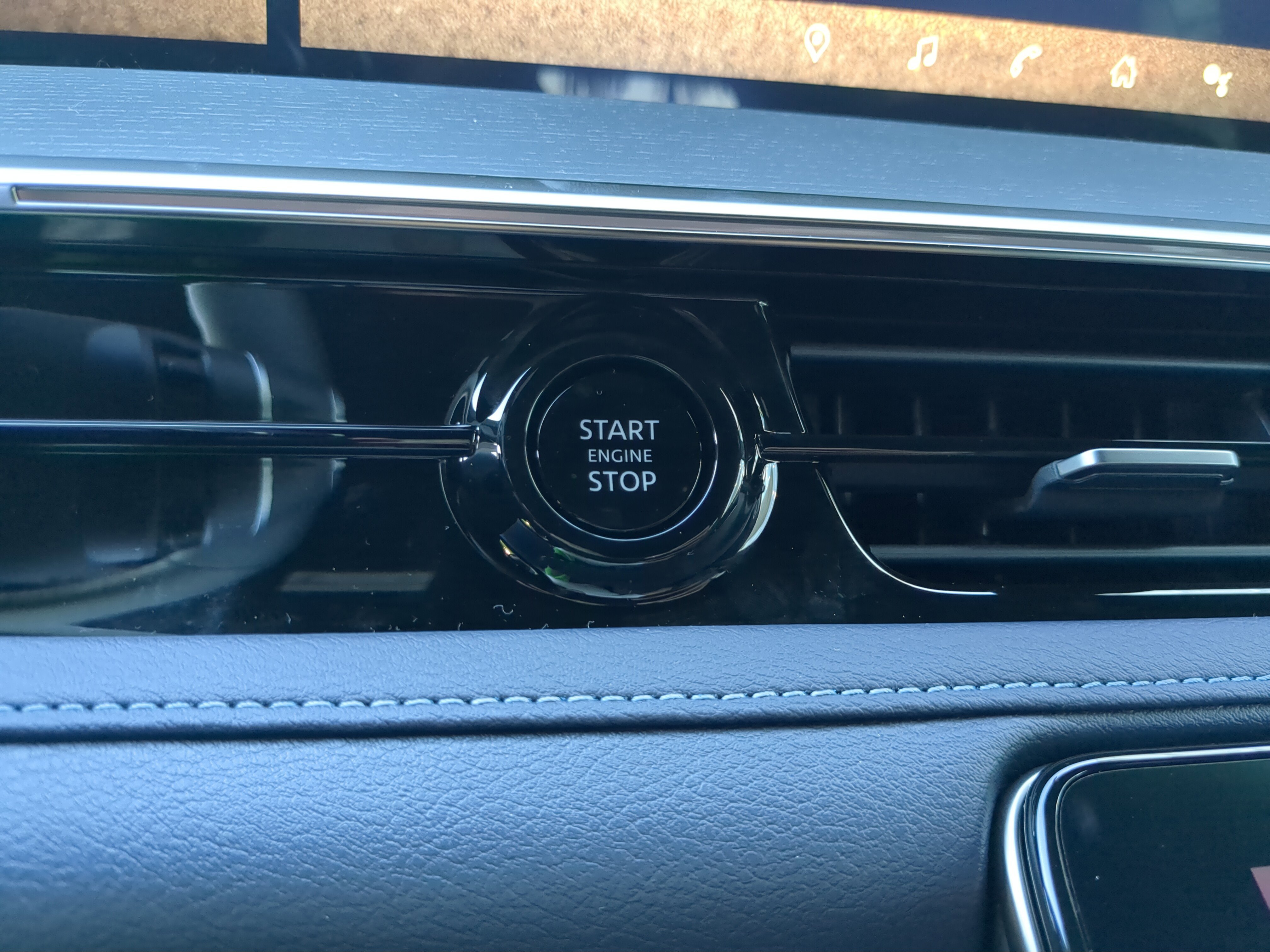 New 2026 INFINITI QX80 4WD w/ Sport Exterior Package image 33