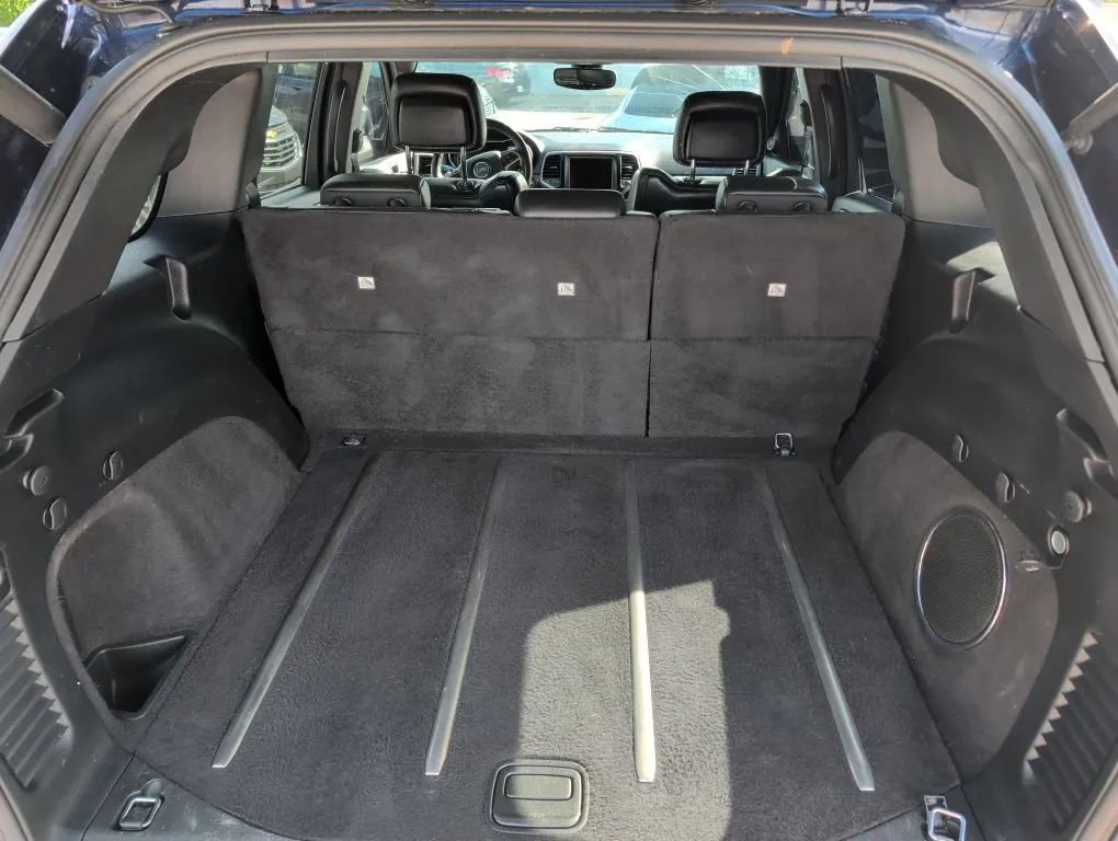 Used 2017 Jeep Grand Cherokee Limited w/ Luxury Group II AWD/4WD image 6