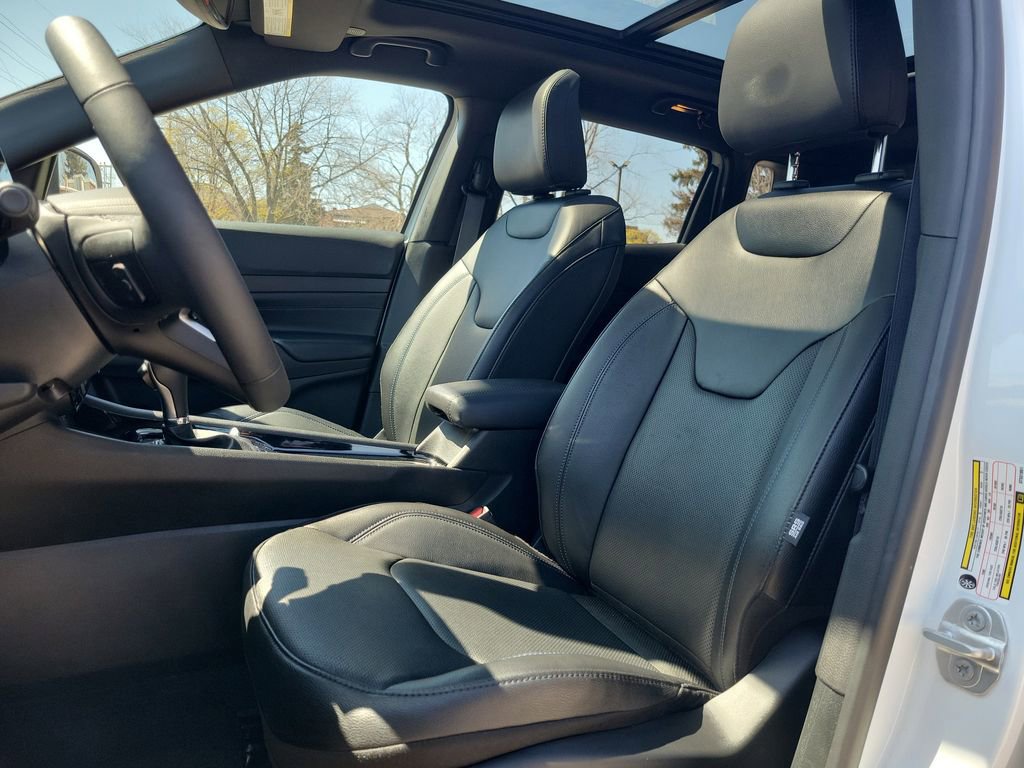 Used 2025 Jeep Compass Limited w/ High Altitude Package image 23