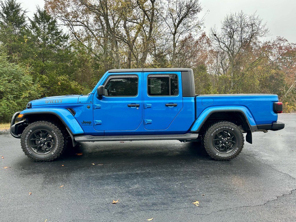 Used 2024 Jeep Gladiator Sport image 6