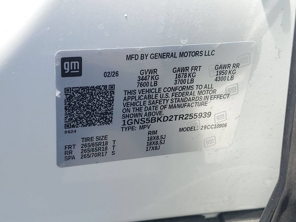 Used 2026 Chevrolet Suburban LS RWD image 32