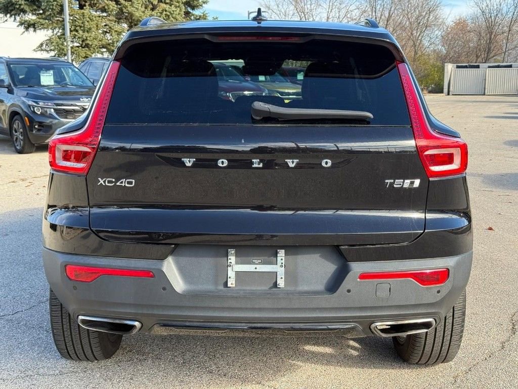 Used 2020 Volvo XC40 T5 R-Design w/ Protection Package Premier image 4