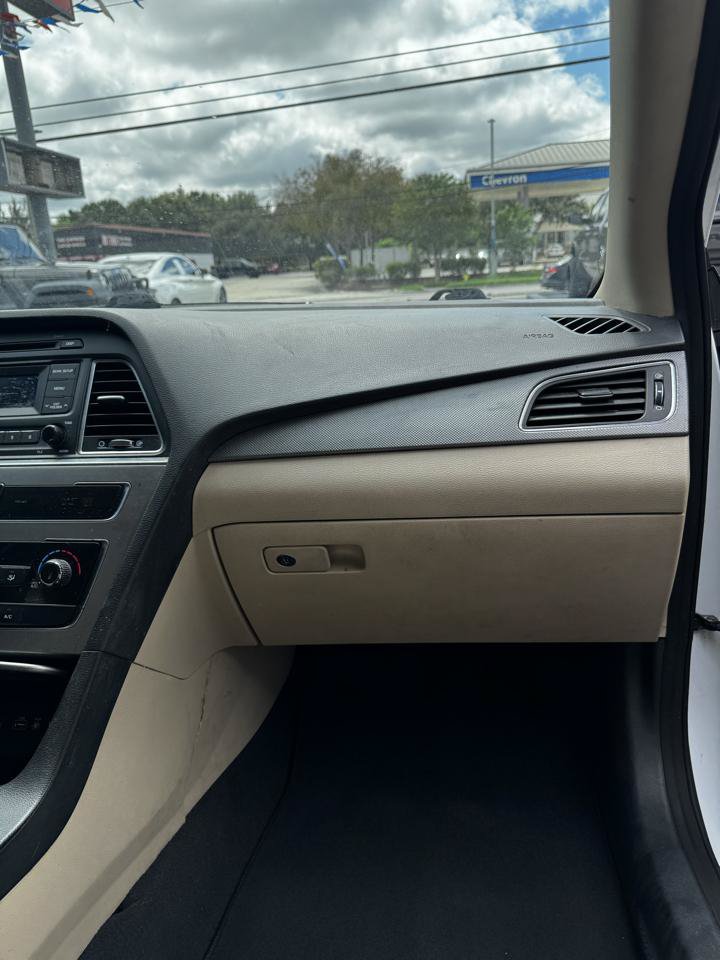Used 2015 Hyundai Sonata SE FWD image 17