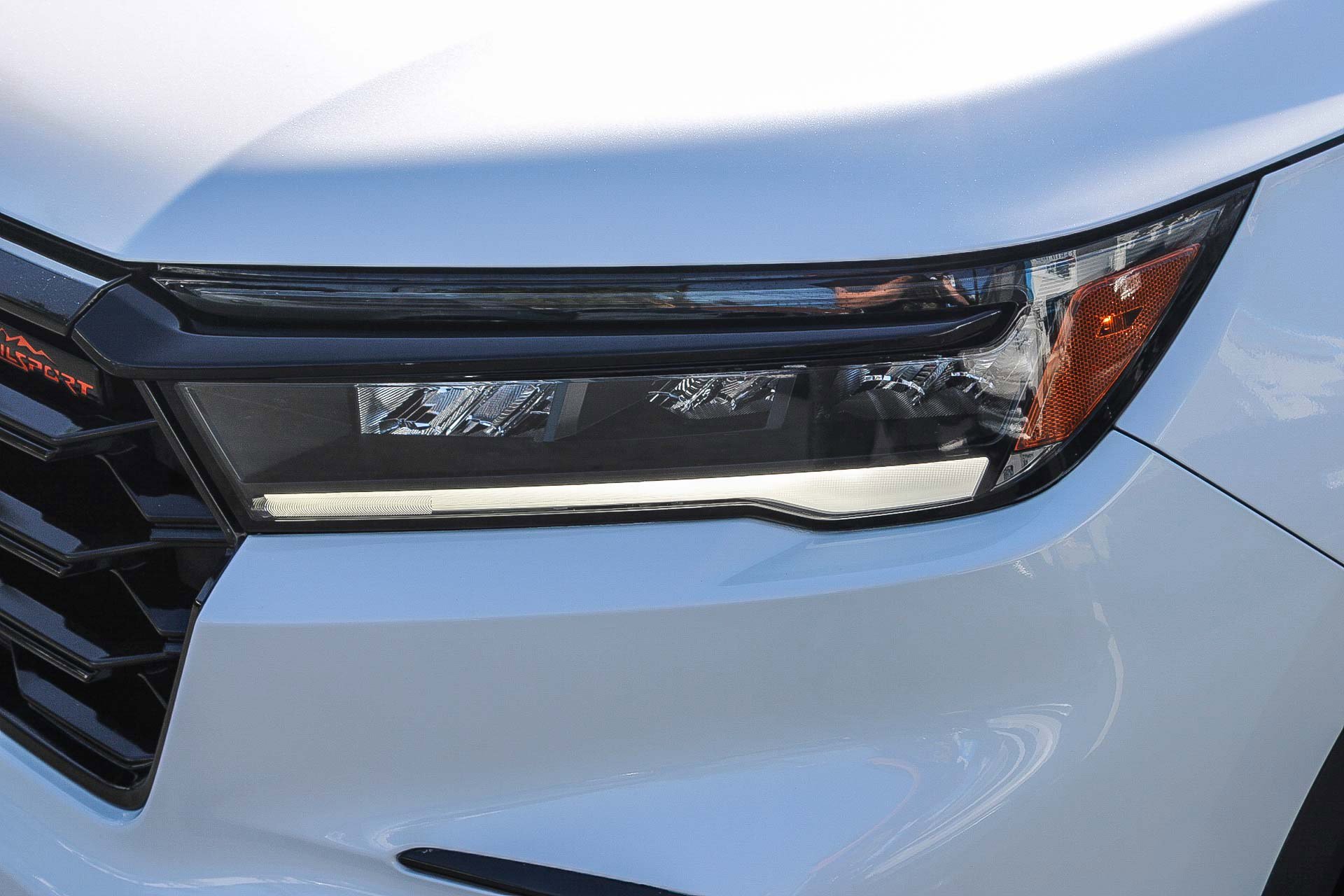 Used 2024 Honda Pilot TrailSport image 5