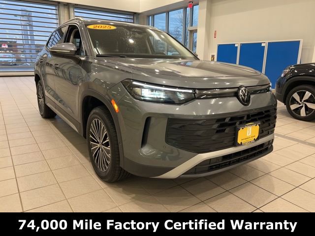 Certified 2025 Volkswagen Tiguan S w/ 18" Wheel Package image 1