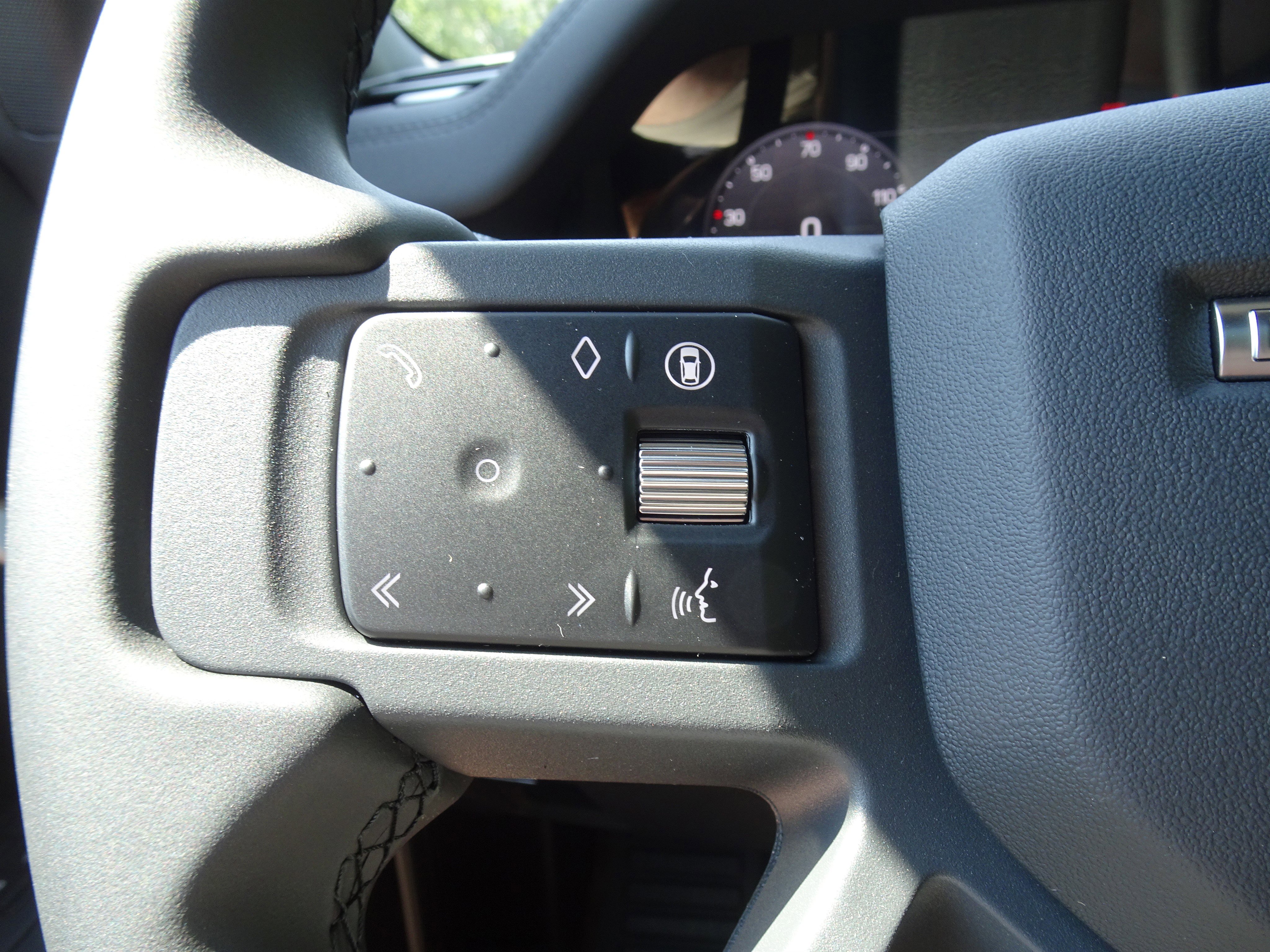 New 2025 Land Rover Defender 110 S image 18