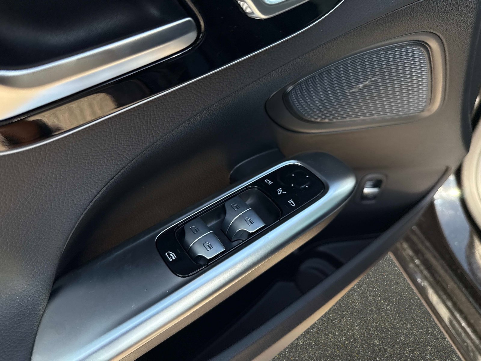 New 2026 Mercedes-Benz C 300 Sedan image 18