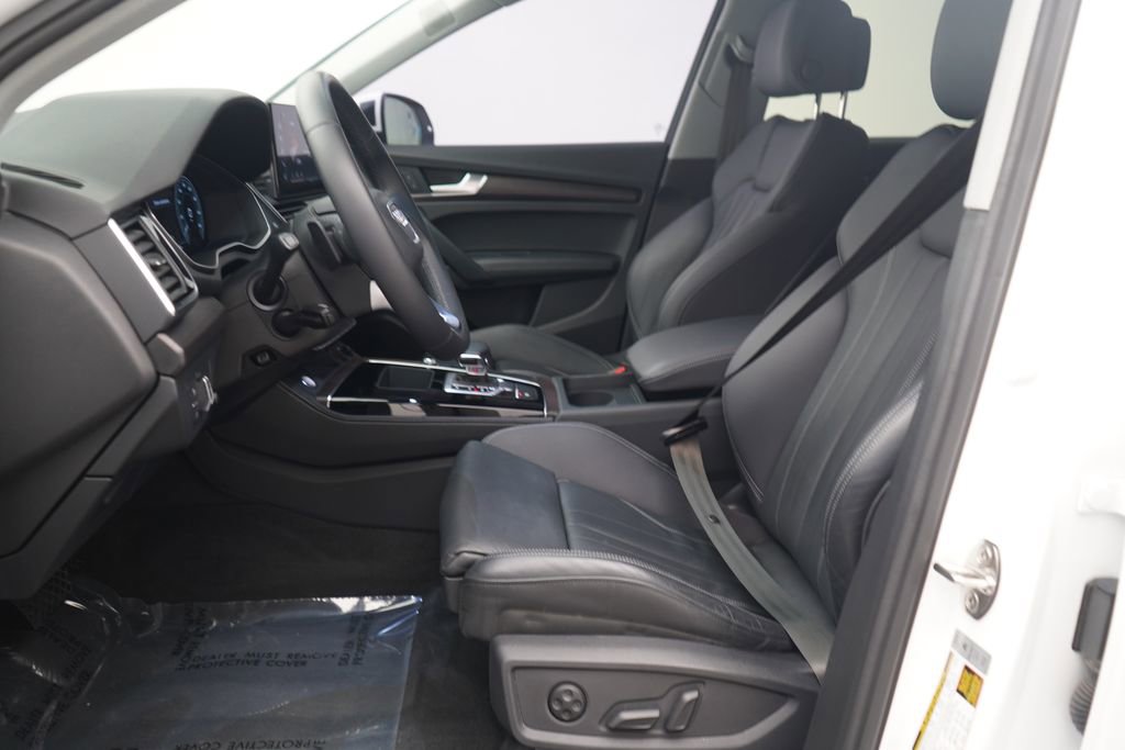Used 2023 Audi Q5 e Premium Plus w/ Premium Plus Package image 6