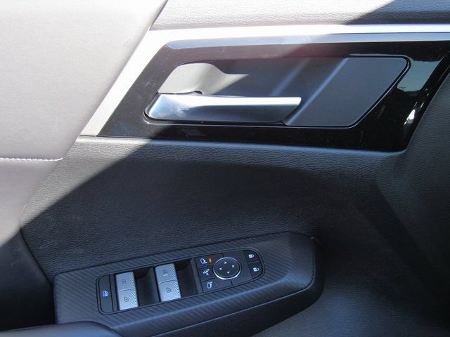 New 2026 Mitsubishi Outlander SE FWD image 11