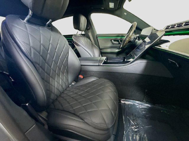 Used 2024 Mercedes-Benz S 580 4MATIC Sedan w/ Warmth & Comfort Package image 28