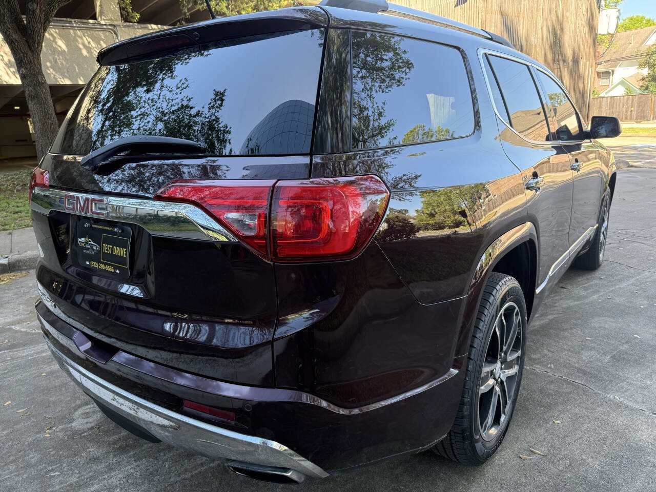 Used 2017 GMC Acadia Denali w/ Technology Package image 7