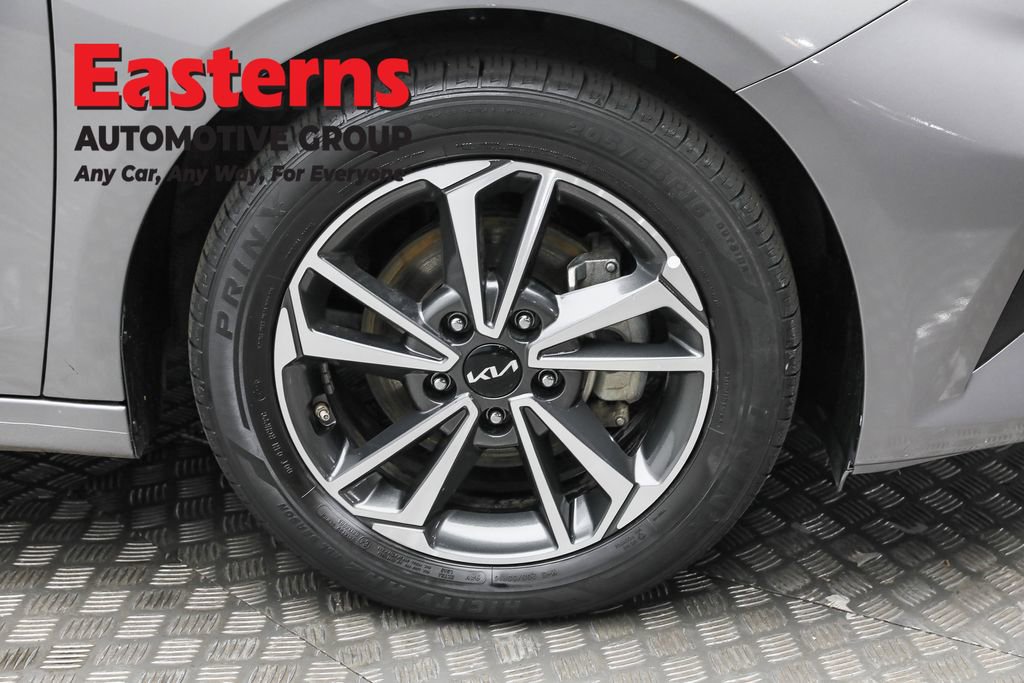 Used 2023 Kia Forte LXS image 31