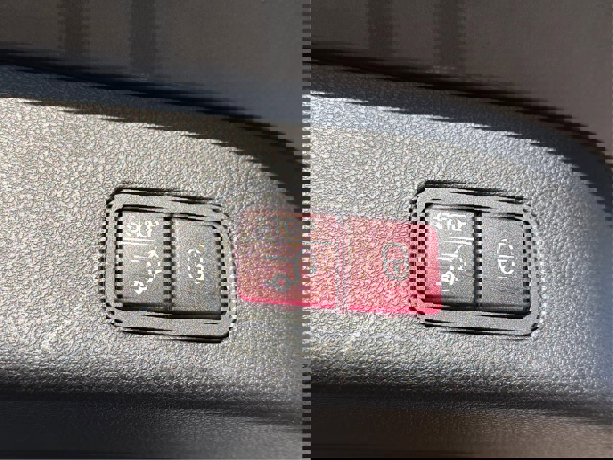 Used 2018 Mercedes-Benz GLS 550 4MATIC w/ Driver Assistance Package image 25