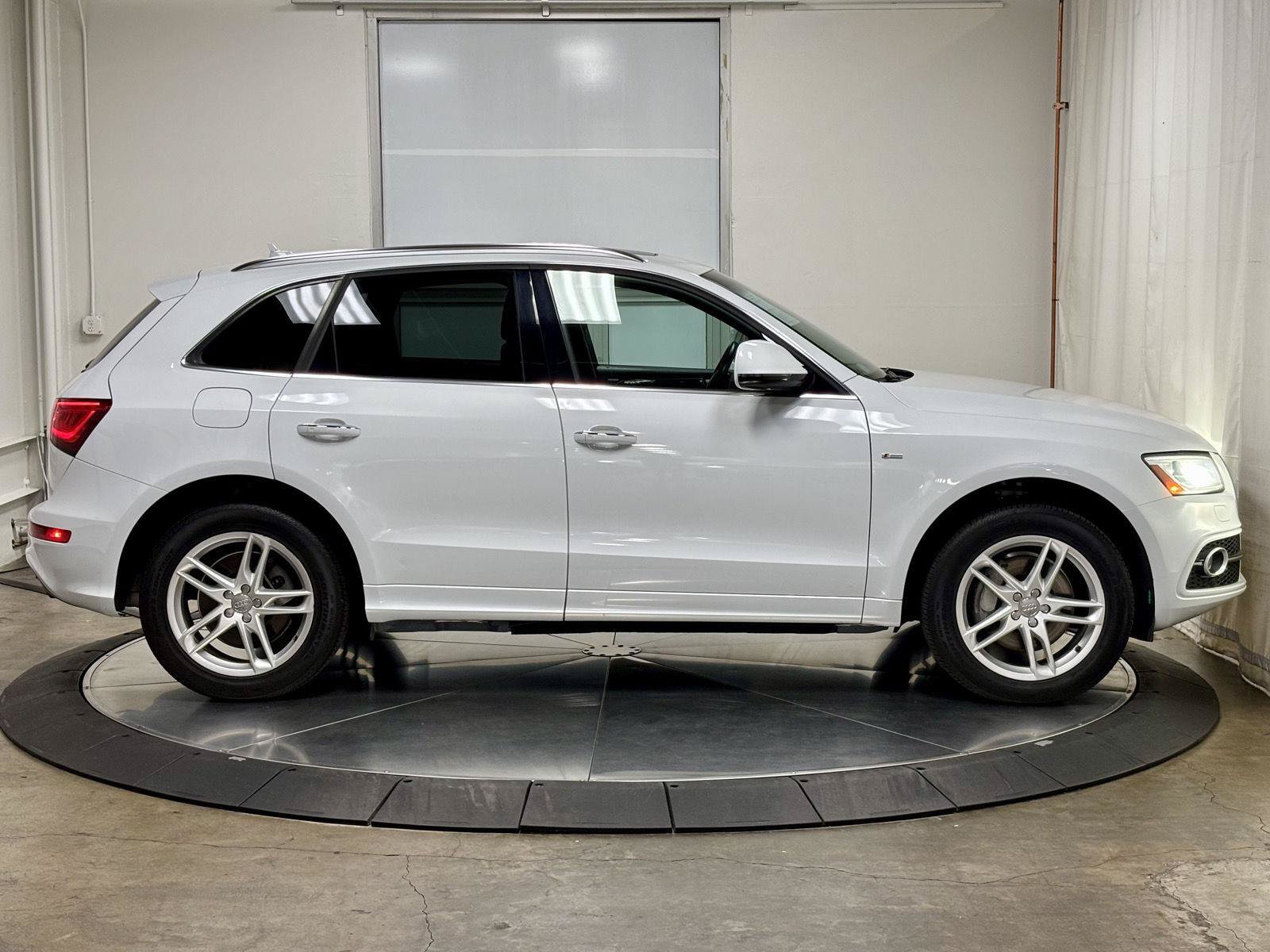 Used 2016 Audi Q5 3.0T Premium Plus w/ Technology Package AWD/4WD image 11