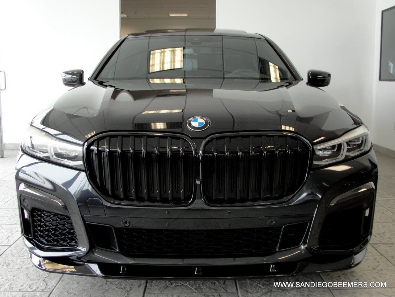 Used 2022 BMW 740i w/ M Sport Package image 45