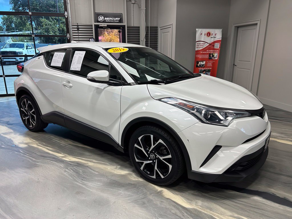Used 2019 Toyota C-HR XLE FWD image 25