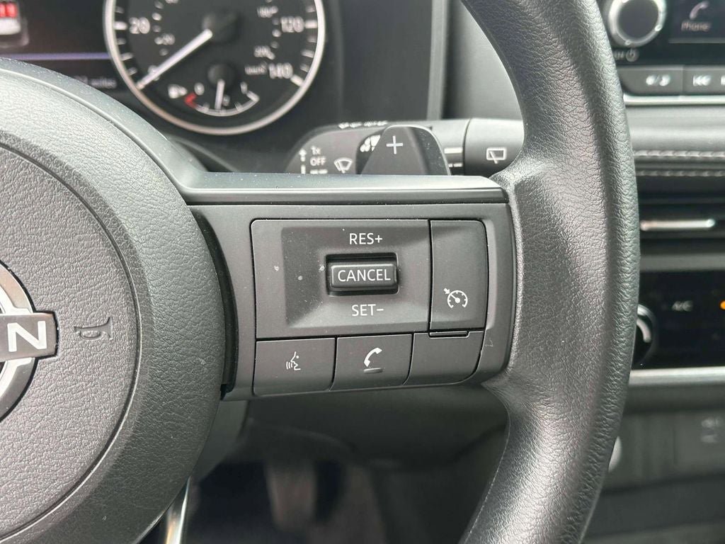 Used 2023 Nissan Rogue S AWD/4WD image 21