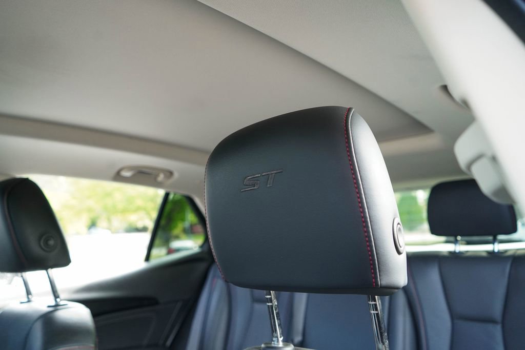 Used 2023 Buick Envision Essence FWD image 36