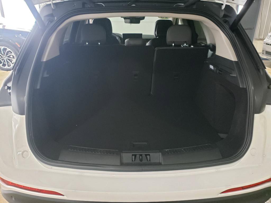 Used 2025 Lincoln Corsair Reserve w/ Equipment Group 202A image 5