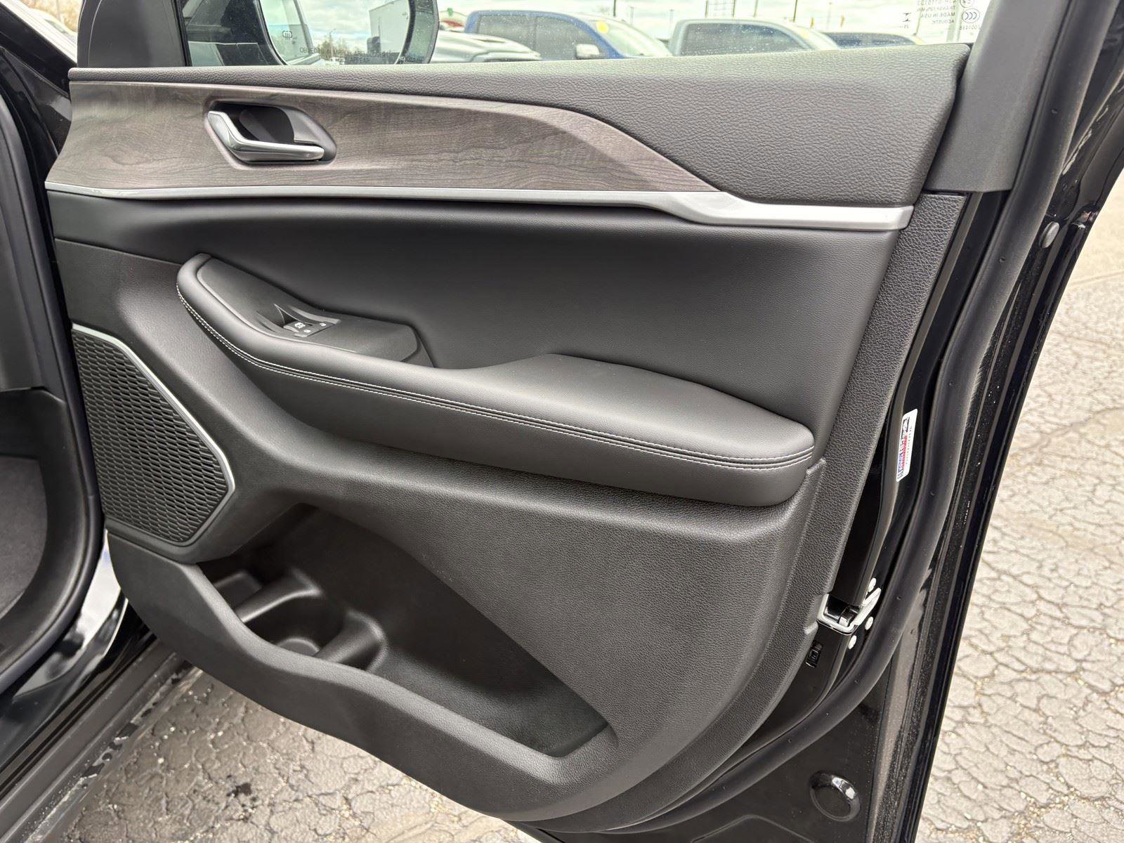 New 2026 Jeep Grand Cherokee Limited image 11