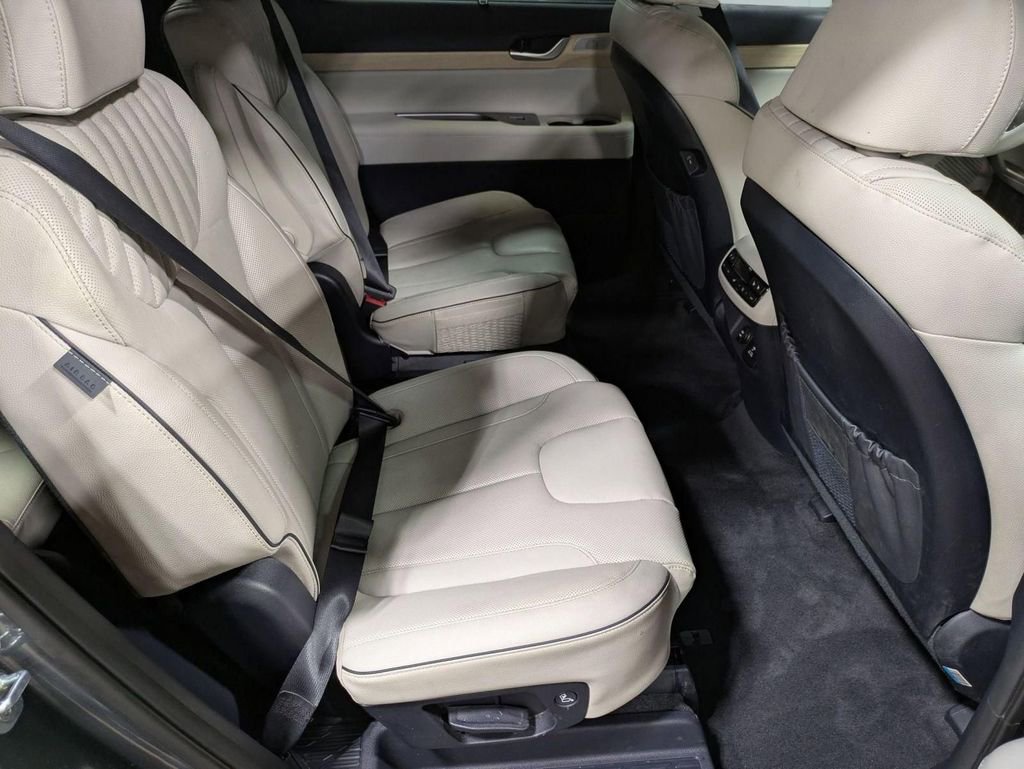 Used 2024 Hyundai Palisade Limited AWD/4WD image 31