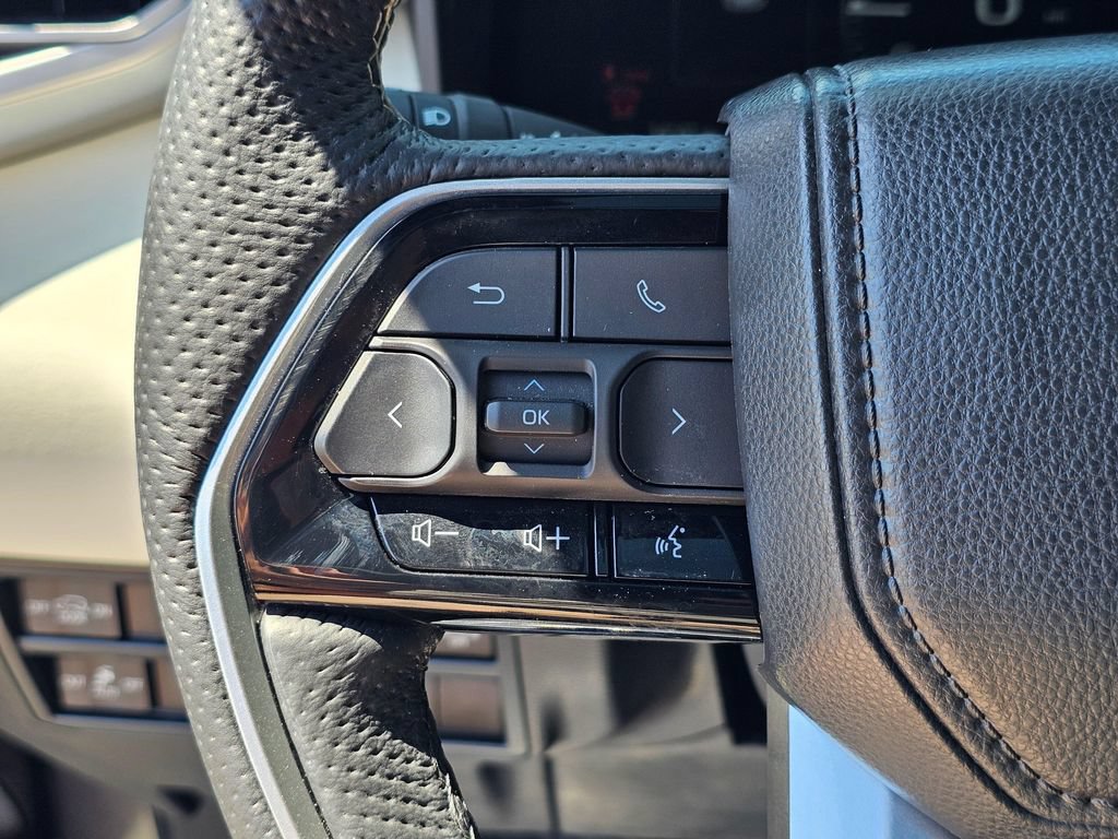 Used 2025 Toyota Sequoia Capstone AWD/4WD image 30