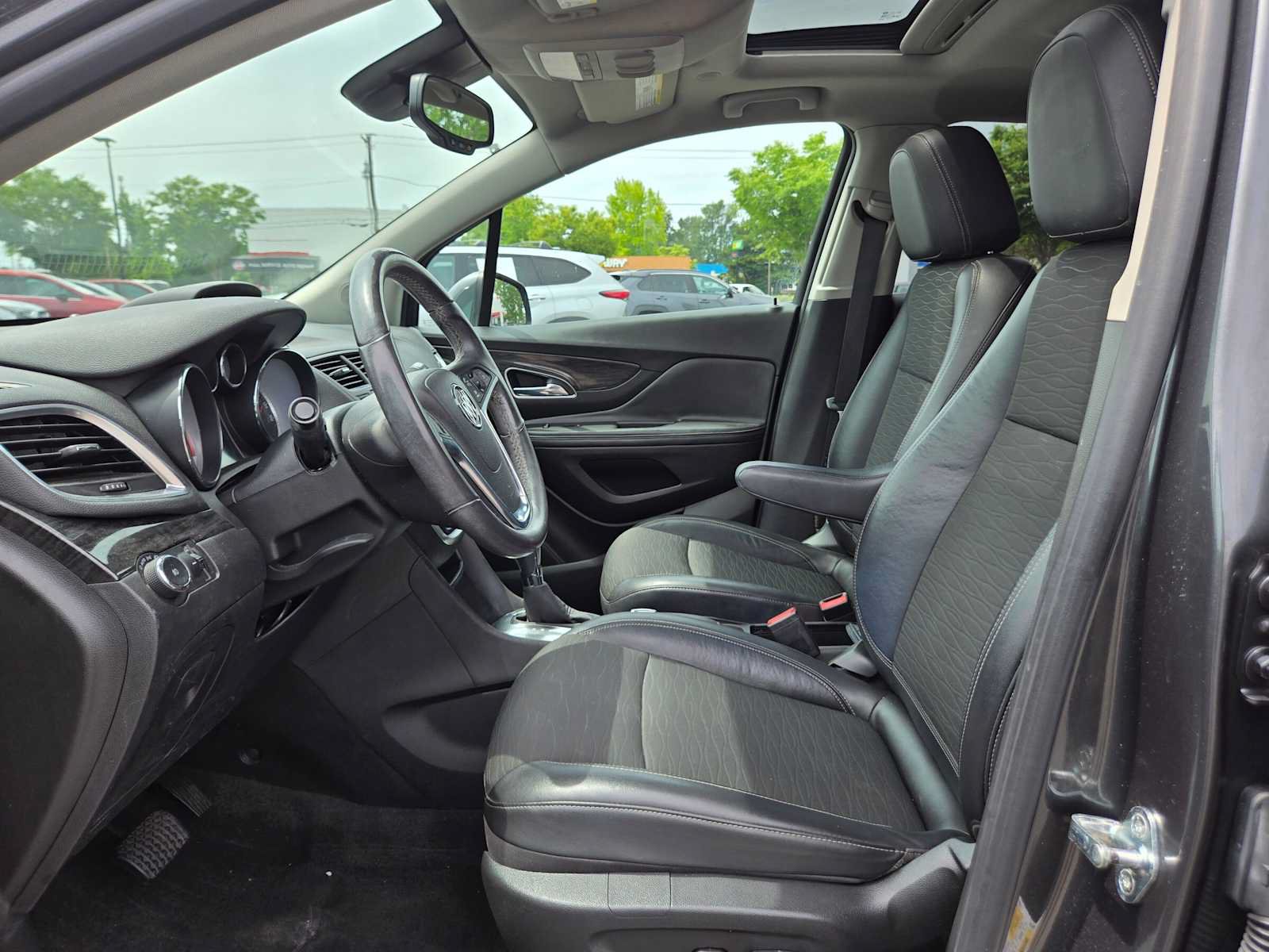 Used 2016 Buick Encore Convenience FWD image 22