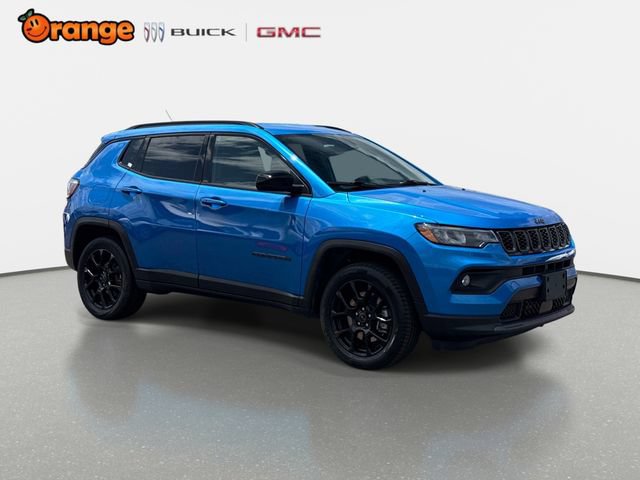 Used 2025 Jeep Compass Latitude w/ Altitude Special Edition AWD/4WD image 1